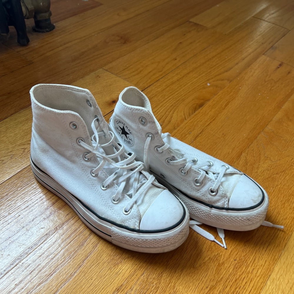 Converse Classic White Canvas High-Tops